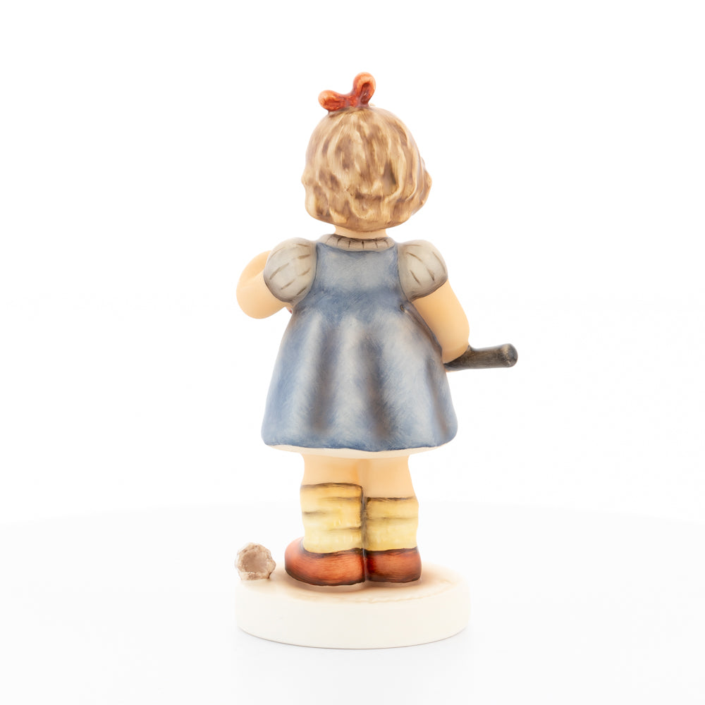 HUM 2442 - Emma - M.I. Hummel Club Zukauffigur 2021/2022