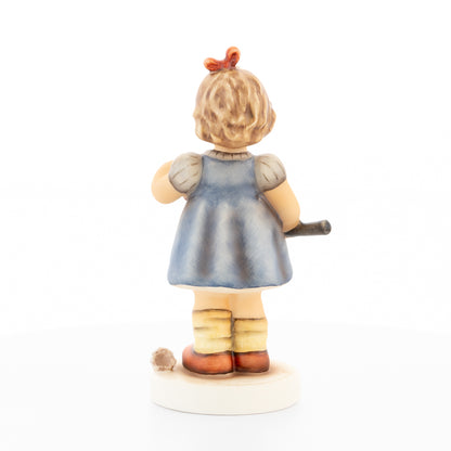 HUM 2442 - Emma - M.I. Hummel Club Zukauffigur 2021/2022