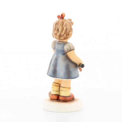 HUM 2442 - Emma - M.I. Hummel Club Zukauffigur 2021/2022
