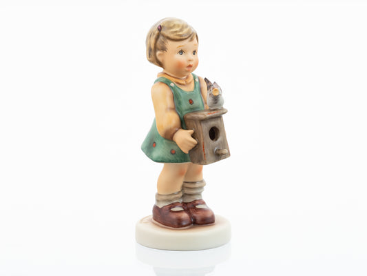 HUM 2454 - Luisa - M.I. Hummel Club Zukauffigur 2025/2026