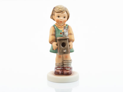 HUM 2454 - Luisa - M.I. Hummel Club Zukauffigur 2025/2026