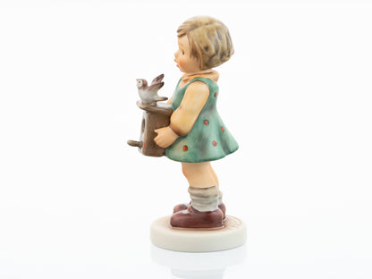 HUM 2454 - Luisa - M.I. Hummel Club Zukauffigur 2025/2026